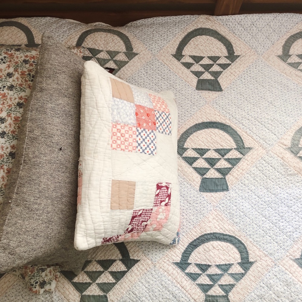 Vintage Basket Handstitched Quilt